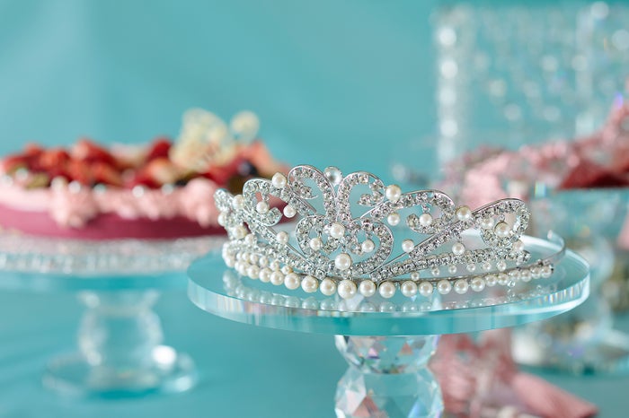 ガラスの国のスイーツブッフェ／画像提供：京王プラザホテル