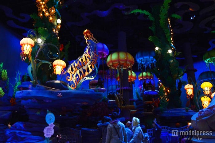 ジャンピン・ジェリーフィッシュで空中散歩