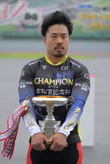 【競輪】地元の古性優作が高松宮記念杯V 10回目のG1制覇も後輩の落車に笑顔なし