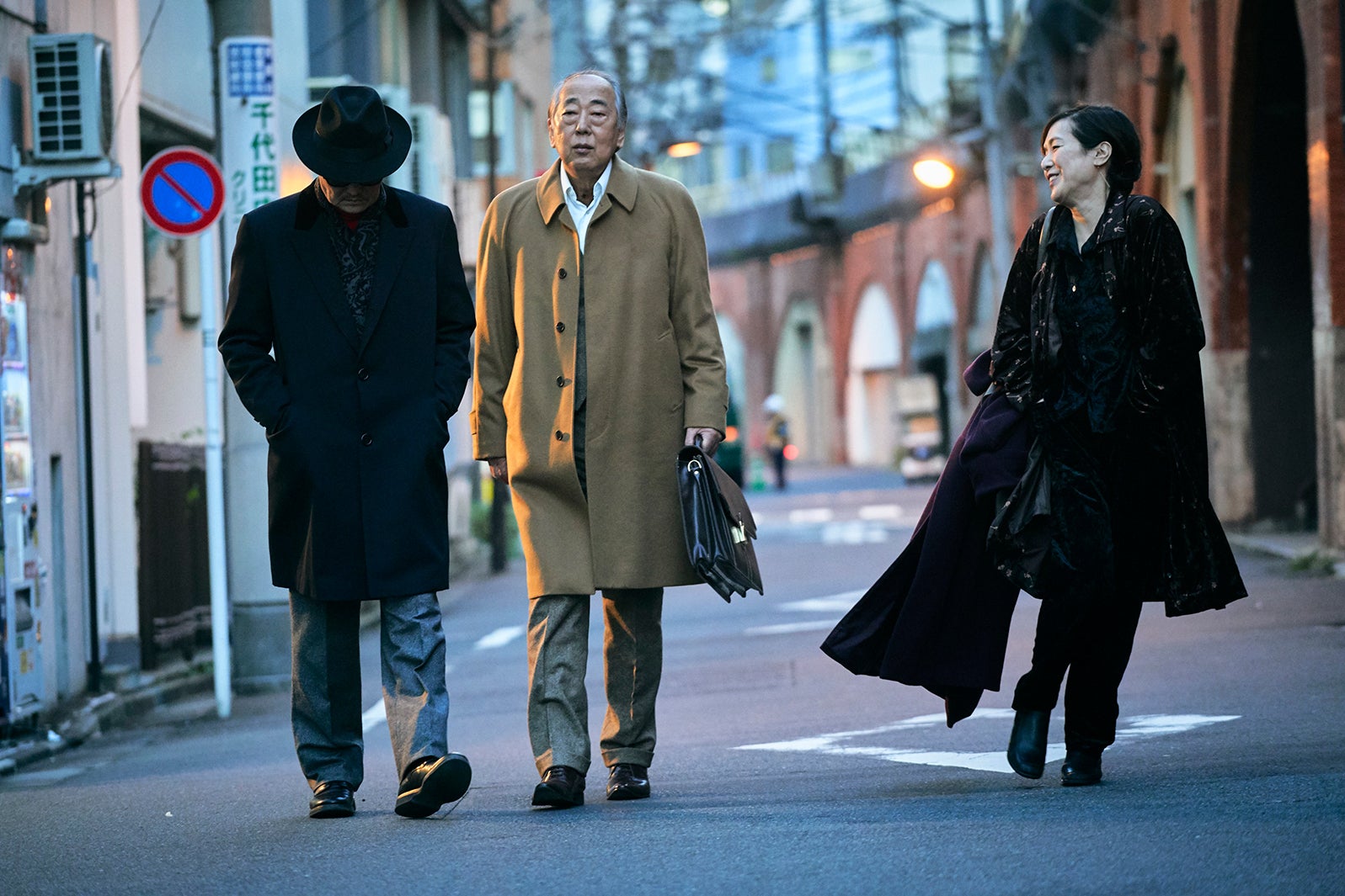 石橋蓮司、岸部一徳、桃井かおり（C）2019「一度も撃ってません」フィルムパートナーズ