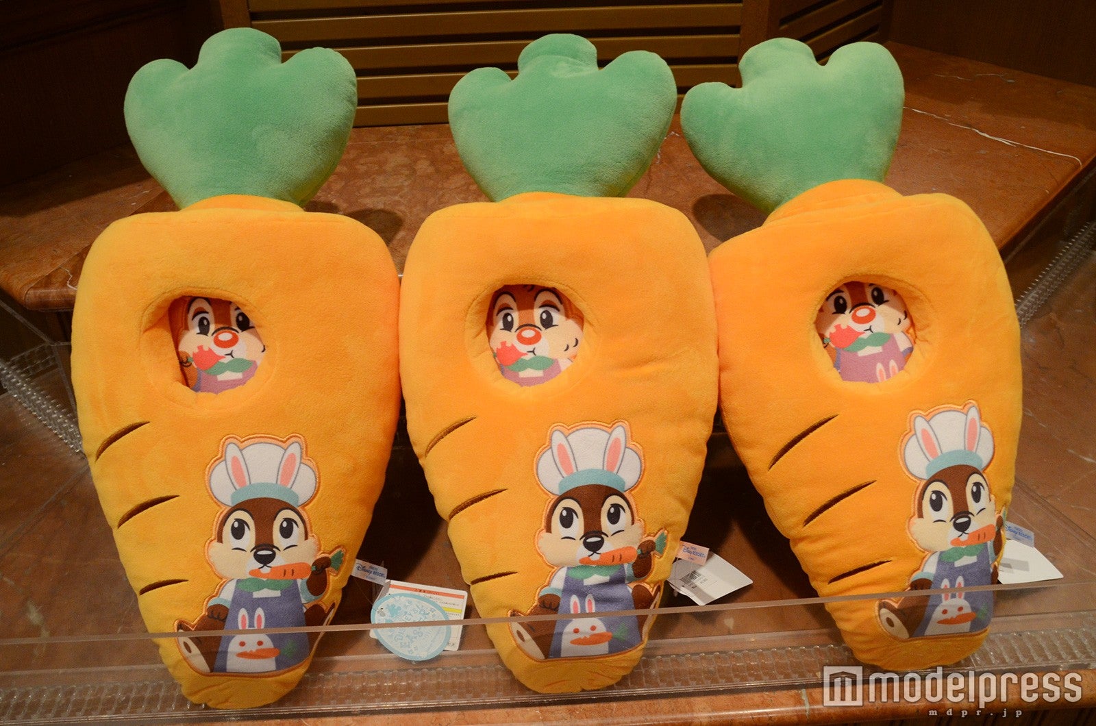 クッション￥2,900（C）モデルプレス