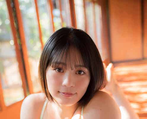 「ミスマガジン2021」山岡雅弥、美谷間強調のセクシーカット
