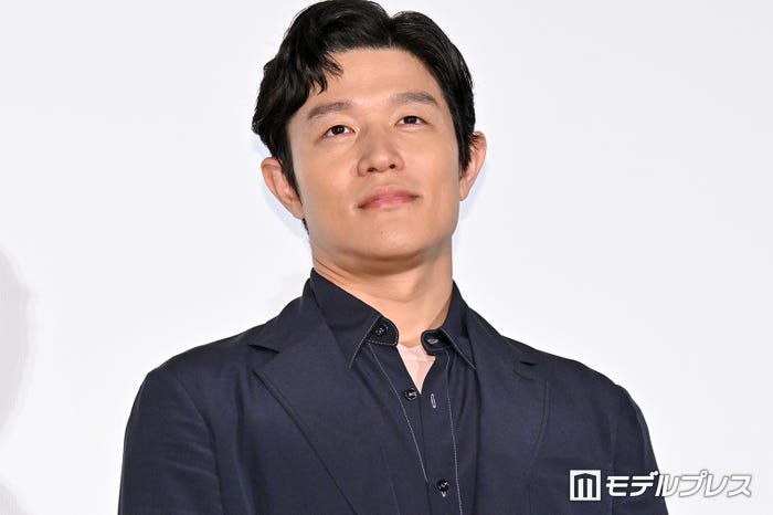 鈴木亮平(C)モデルプレス