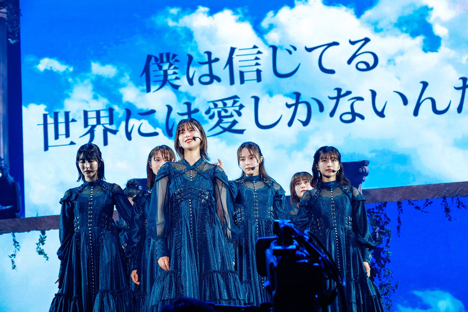 櫻坂46卒業の渡邉理佐、涙で語った7年間の本音 “グループ初の卒コン”で今後にも言及＜スピーチ全文＞ - モデルプレス