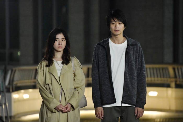 吉高由里子、向井理(C)TBS