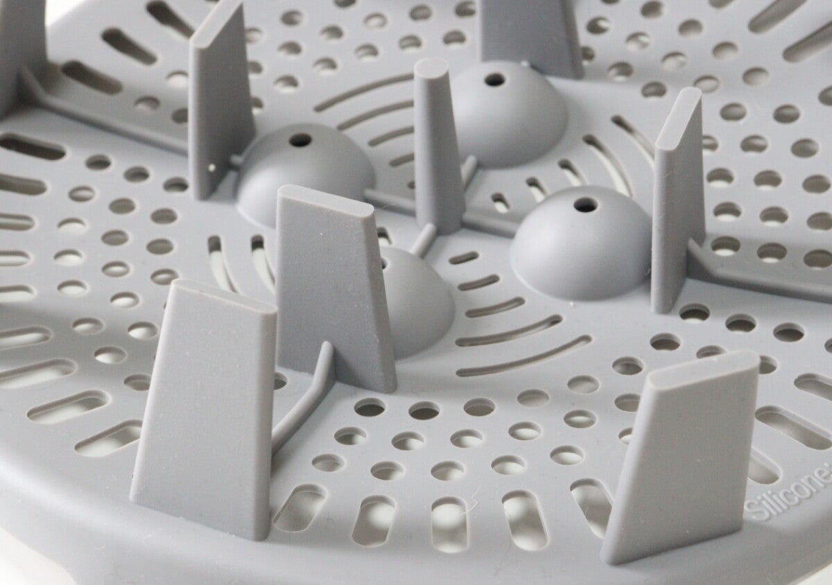 100均で画期的なの見つけたよ！レンジでも鍋でもOK！流行りのメニューが作れる調理グッズ