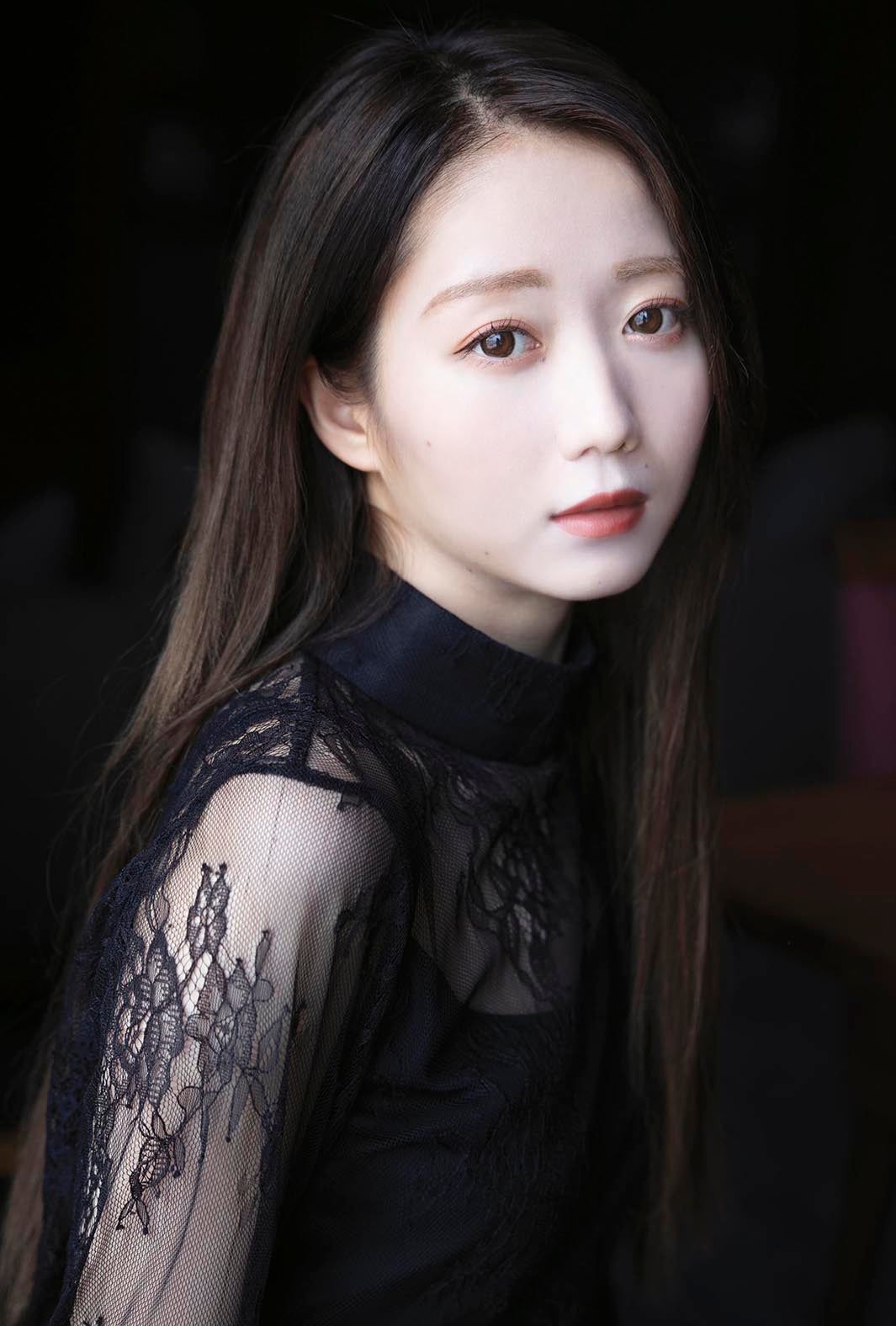 画像5/9) ＝LOVE大谷映美里、妖艶なスリットドレスで美脚見せ モデルプレス