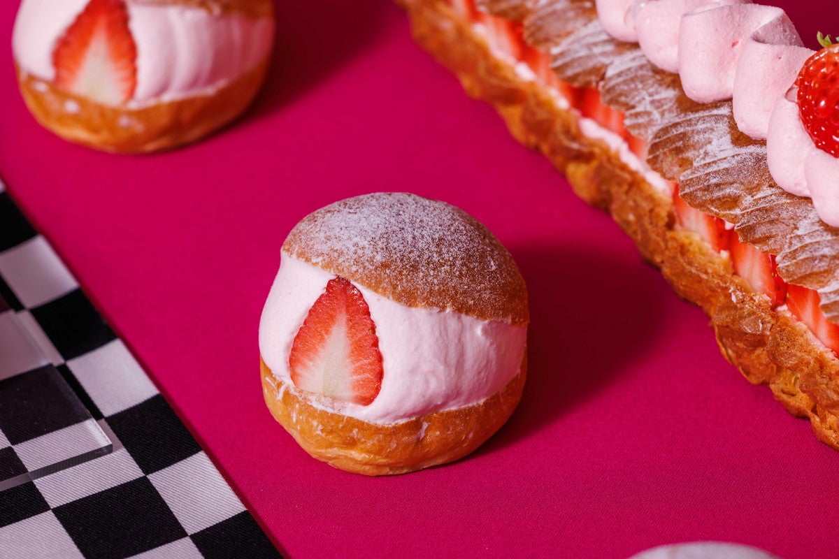 「CRUSH ON PINK」ストロベリースイーツビュッフェ／画像提供：コンラッド大阪