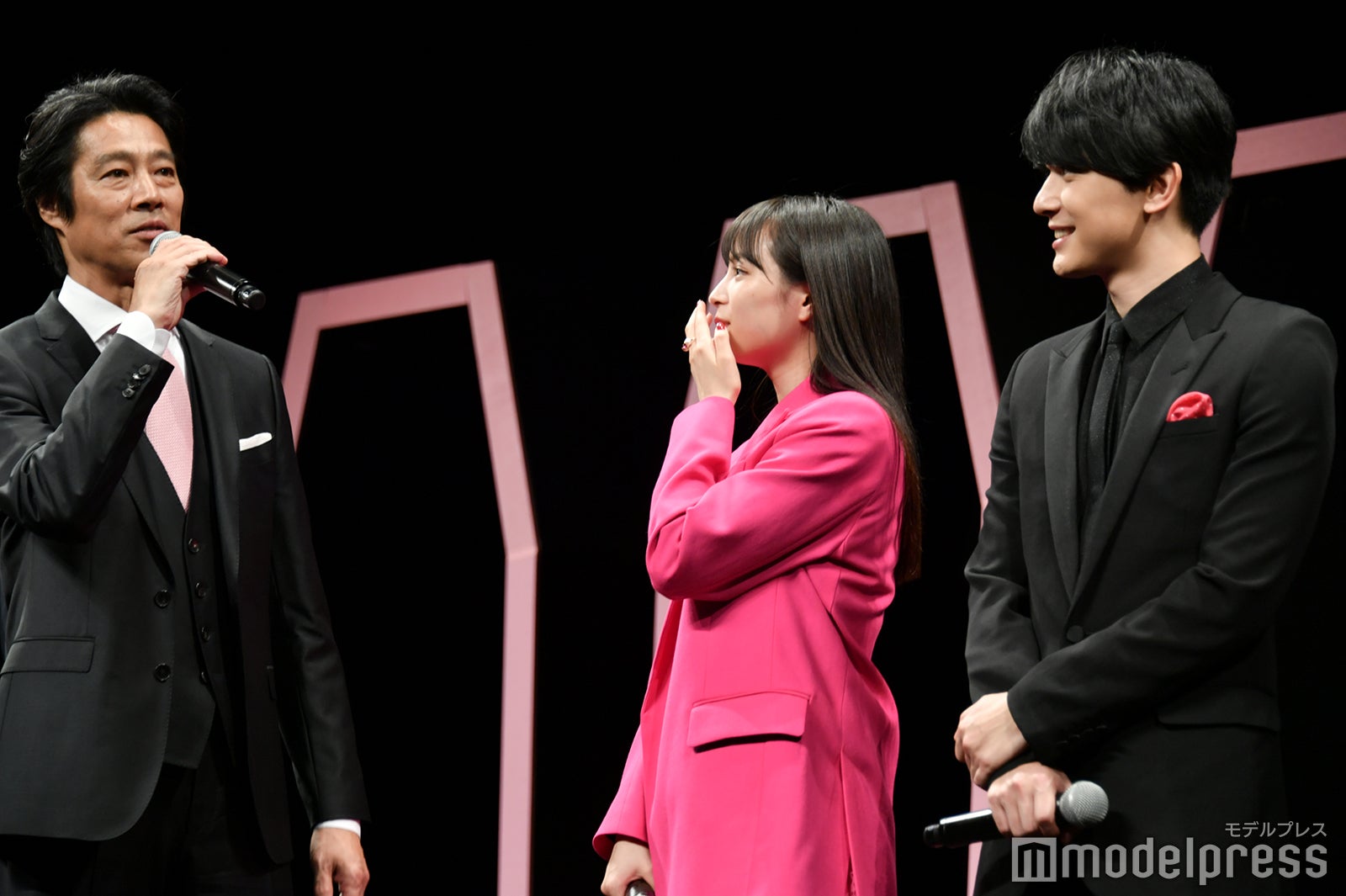 堤真一、広瀬すず、吉沢亮 （C）モデルプレス