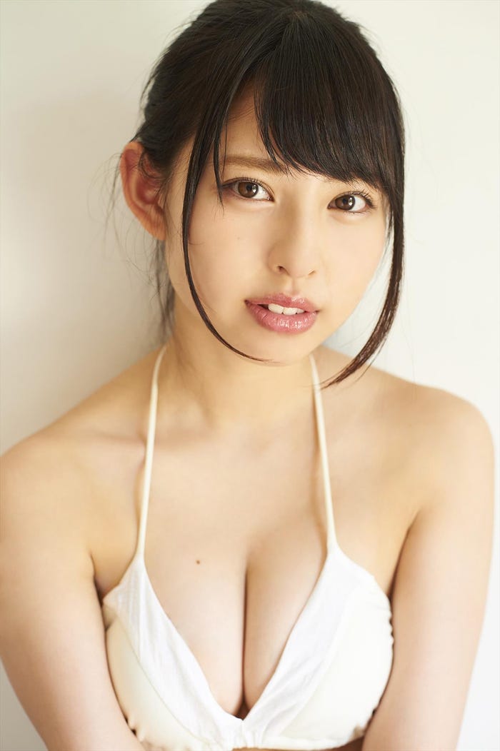 沖口優奈(写真提供:所属事務所)