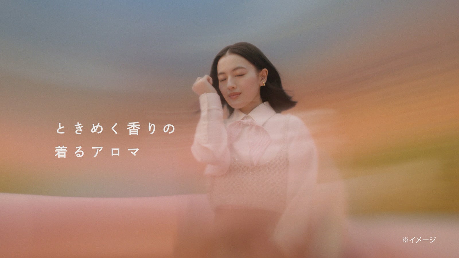 上坂樹里／新TVCM「香りのティーカップ」篇より（提供写真）