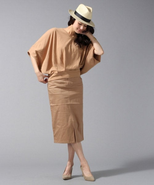 フロントタイトスリットスカート「BLISS POINT」7,344円（税込）／画像提供：[.st]