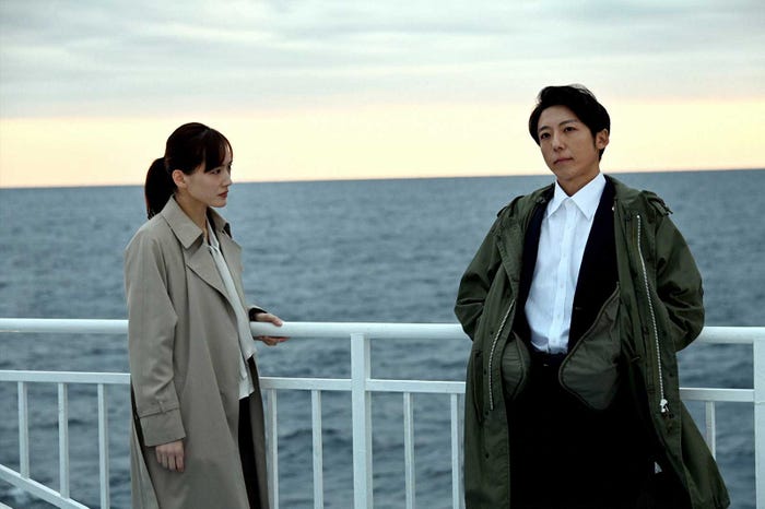 綾瀬はるか、高橋一生「天国と地獄 ~サイコな2人~」第9話より(C)TBS