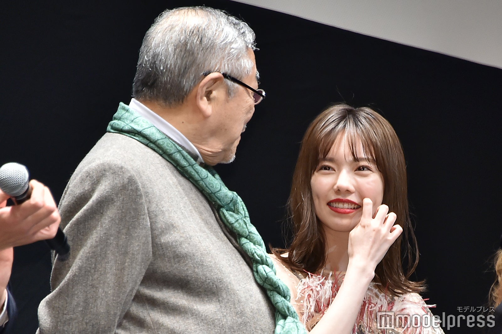 中尾彬、島崎遥香（C）モデルプレス