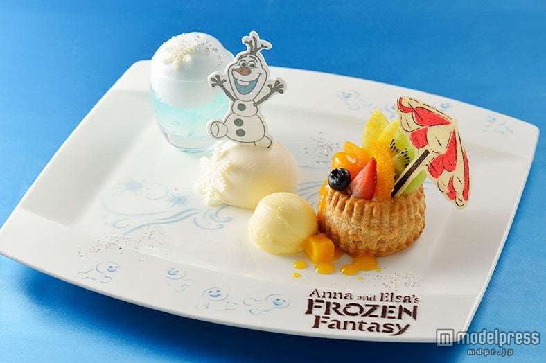 “アナとエルサのフローズンファンタジー”キャラクターデザート￥1,650（C）Disney
