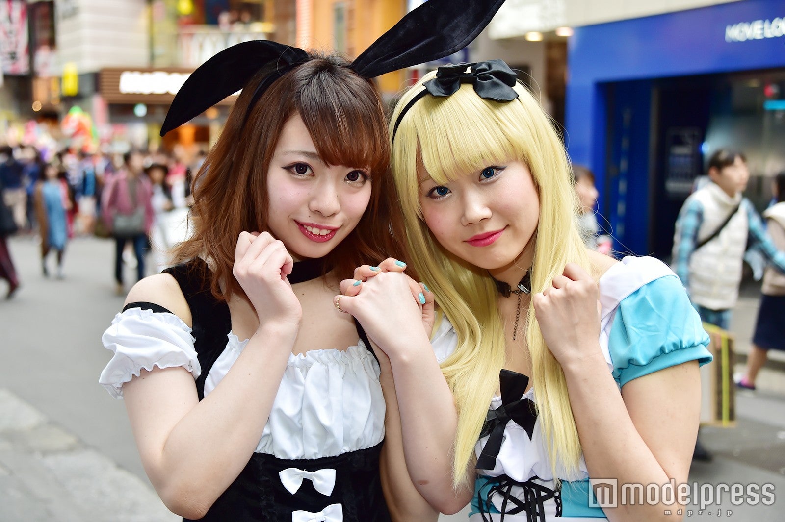 渋谷でのスナップ （C）モデルプレス