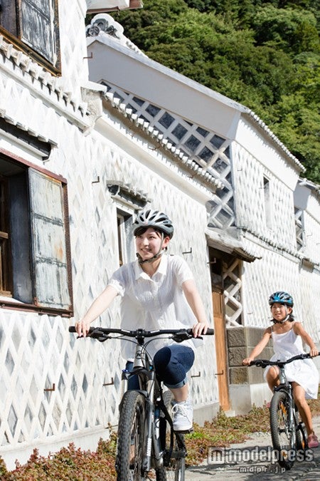 日本独自の美しさをもつ歴史的な街並みを自転車で爽快に走り抜ける／画像提供：静岡県