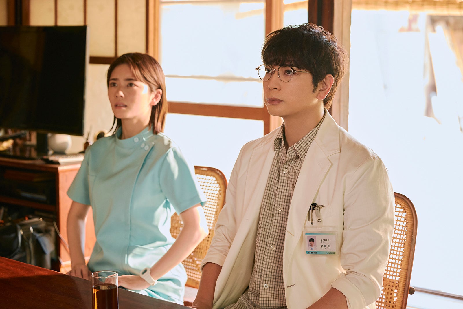 小芝風花、松本潤「19番目のカルテ」第6話（C）TBSスパークル／TBS（撮影：加藤春日）