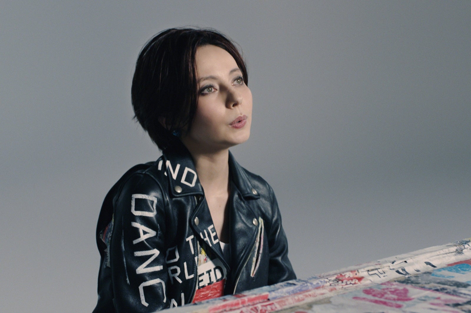 ベッキー、弾き語りでオリジナル歌詞歌い上げる