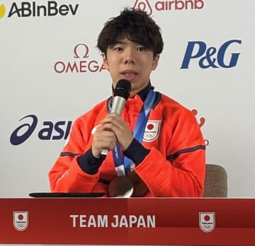 狂喜乱舞のコーチに佐藤駿が感謝「毎大会、自分より喜んでくれる」 刃こぼれのスケート靴も修復「コーチがいなかった本当にどうなっていたことか」