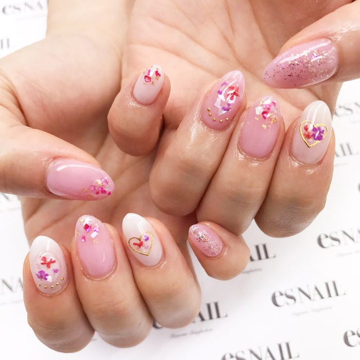 ピンクで女の子っぽく/画像提供:esNAIL