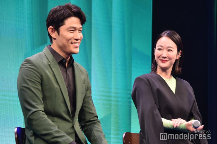 鈴木亮平、黒木華(C)モデルプレス