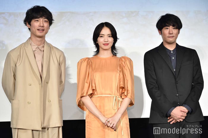 坂口健太郎、小松菜奈、藤井道人監督 (C)モデルプレス