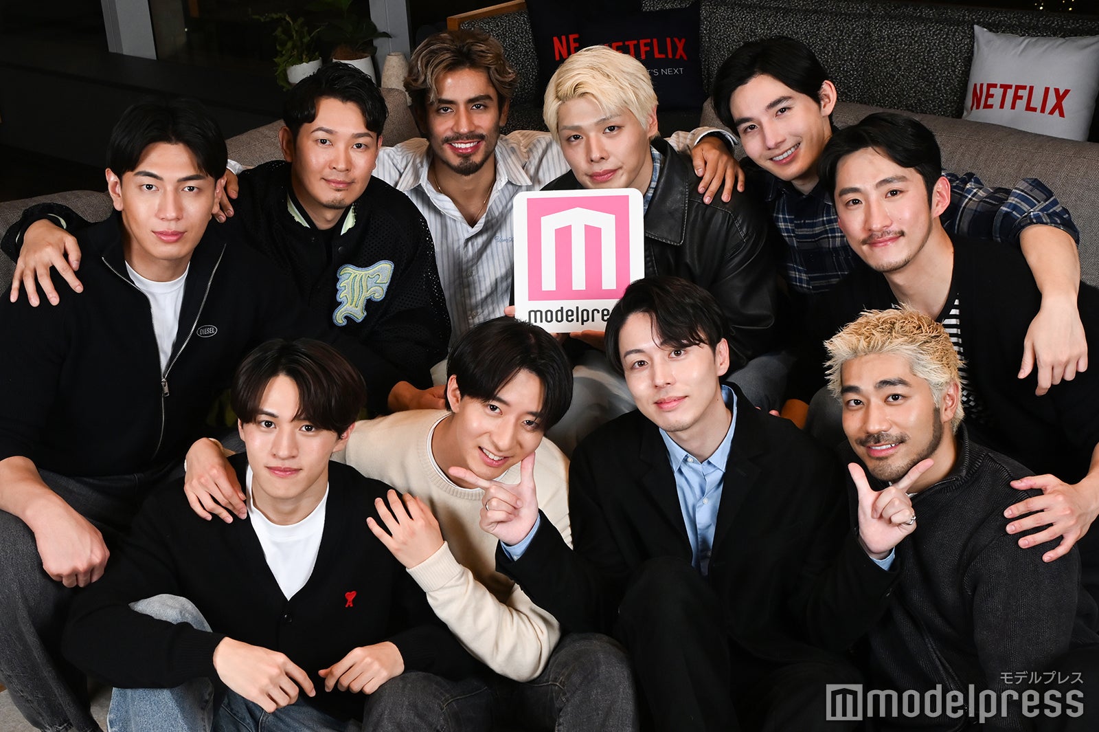 （上段左から）フーウェイ、カズユキ、ウィリアム、トモアキ、イザヤ、テホン、（下段左から）リュウキ、ボミ、ヒロヤ、ジョウブ（C）モデルプレス