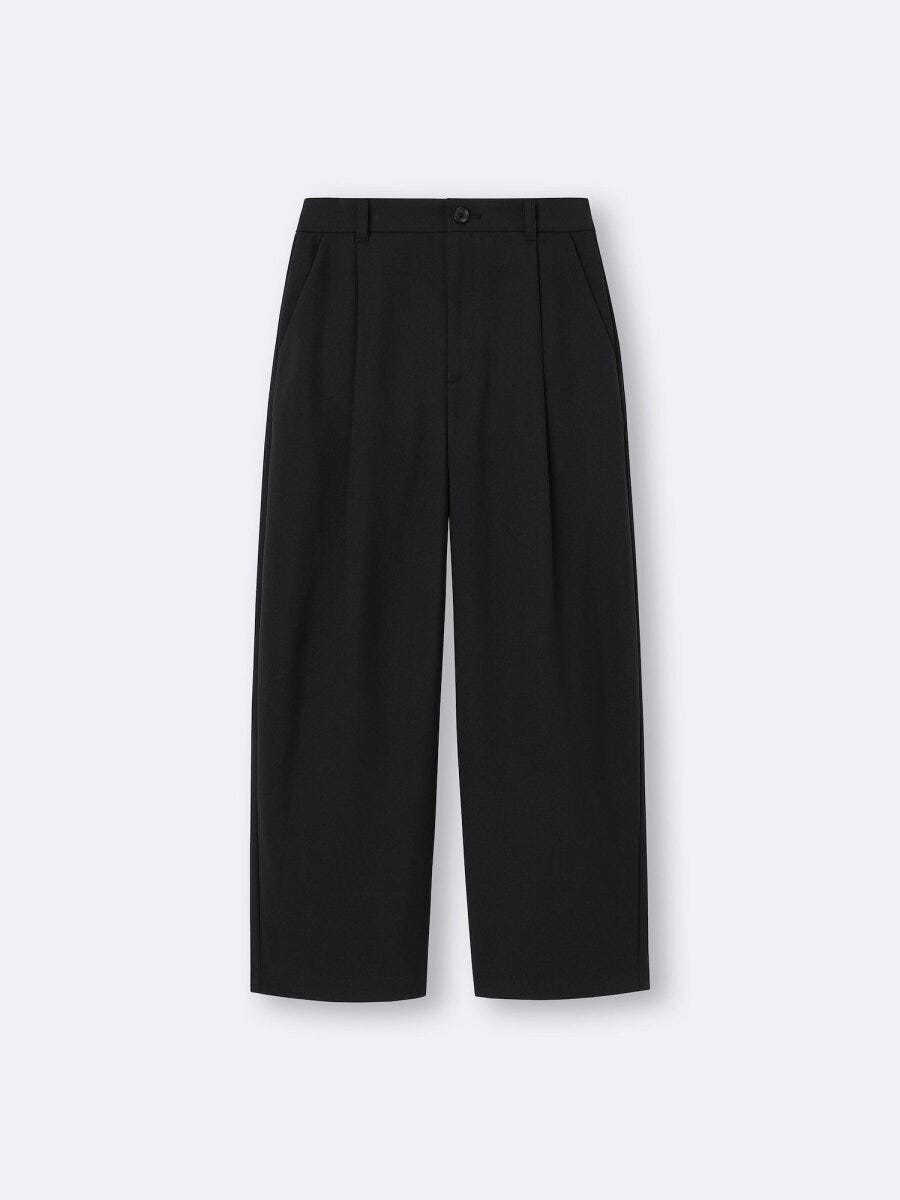 GUのワイドテーパードアンクルパンツ