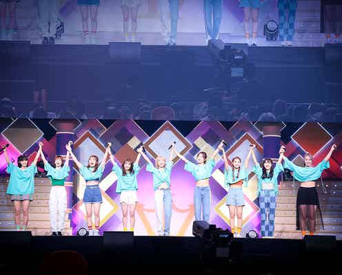 Girls2、涙のデビュー3周年記念ライブ「この9人でステージに立てていることを誇りに思う」<ライブレポ>