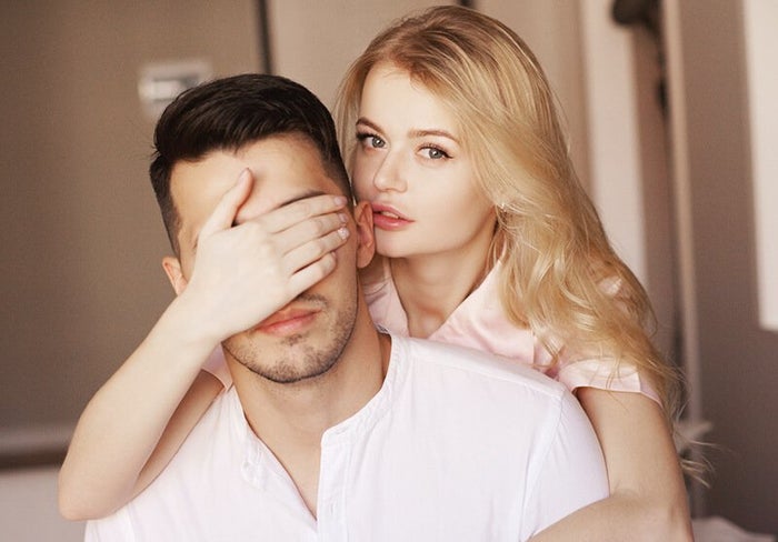 浮気や不倫をするかも 付き合う前にチェックしたい 遊び人 の特徴4つ モデルプレス 浮気や不倫をするかも 付き合う前にチェックしたい 遊び人 の特徴4つ モデルプレス