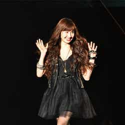 「第1回東京ランウェイ2012 S/S」に登場したAKB48小嶋陽菜