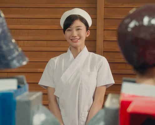 “リアル峰不二子”小倉優香、ドラマ版「銀魂2」サプライズ登場 ナース姿&天使の笑顔見せる