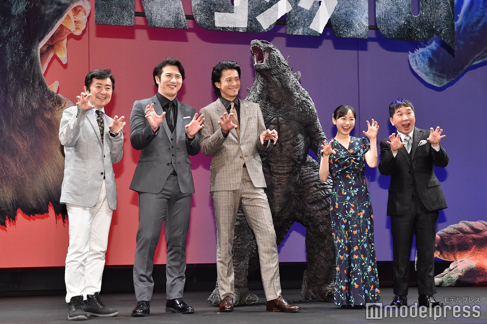 （左から）笠井信輔、尾上松也、小栗旬、芦田愛菜、田中裕二 （C）モデルプレス