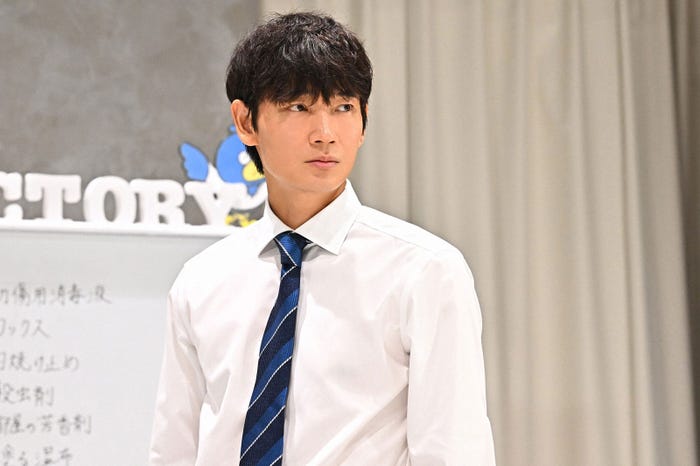 綾野剛/「オールドルーキー」第9話より(C)TBS