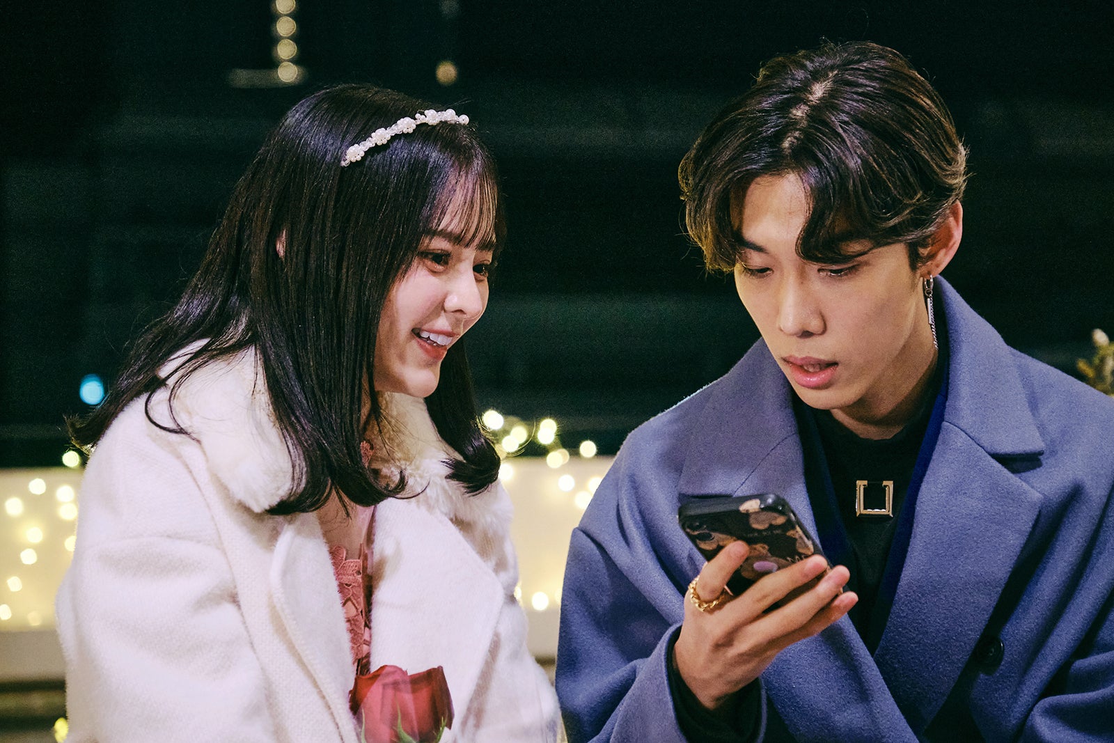 齊藤なぎさ、ロビン「花束とオオカミちゃんには騙されない」第1話（C）AbemaTV, Inc.