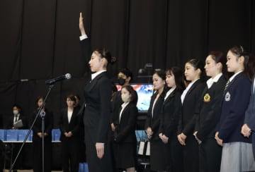 フィギュア 開会式でスーツ＆制服のレアスタイル 五輪かかる舞台でもリラックスの表情→坂本、島田らが穏やかな笑み