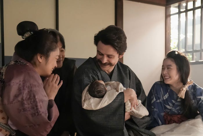 池脇千鶴、岡部たかし、トミー・バストウ、高石あかり「ばけばけ」第110話(C)NHK