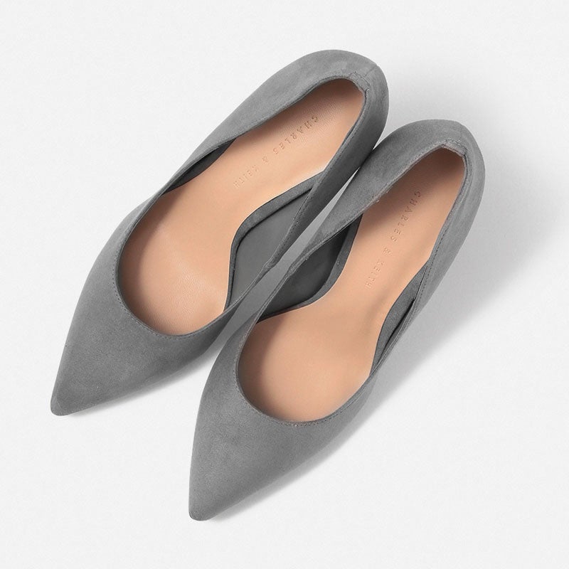 カバードヒールパンプス「CHARLES & KEITH」6,372円（税込）／画像提供：CHARLES & KEITH OFFICIAL ONLINE STORE