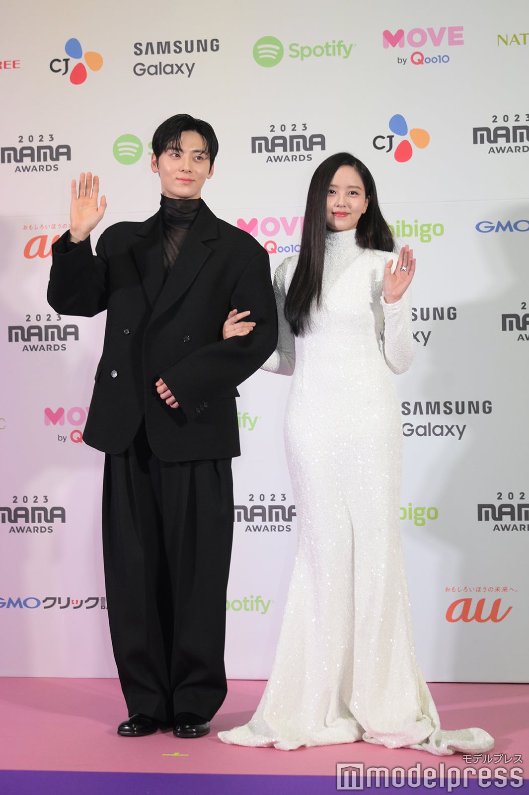 ファン・ミンヒョン、キム・ソヒョン（C）モデルプレス