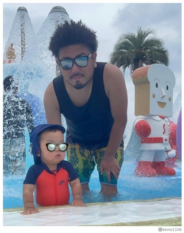 鬼越トマホーク・金ちゃん、息子の顔出し動画公開　2ショットに反響「そっくりすぎる」「耳まで似てる」