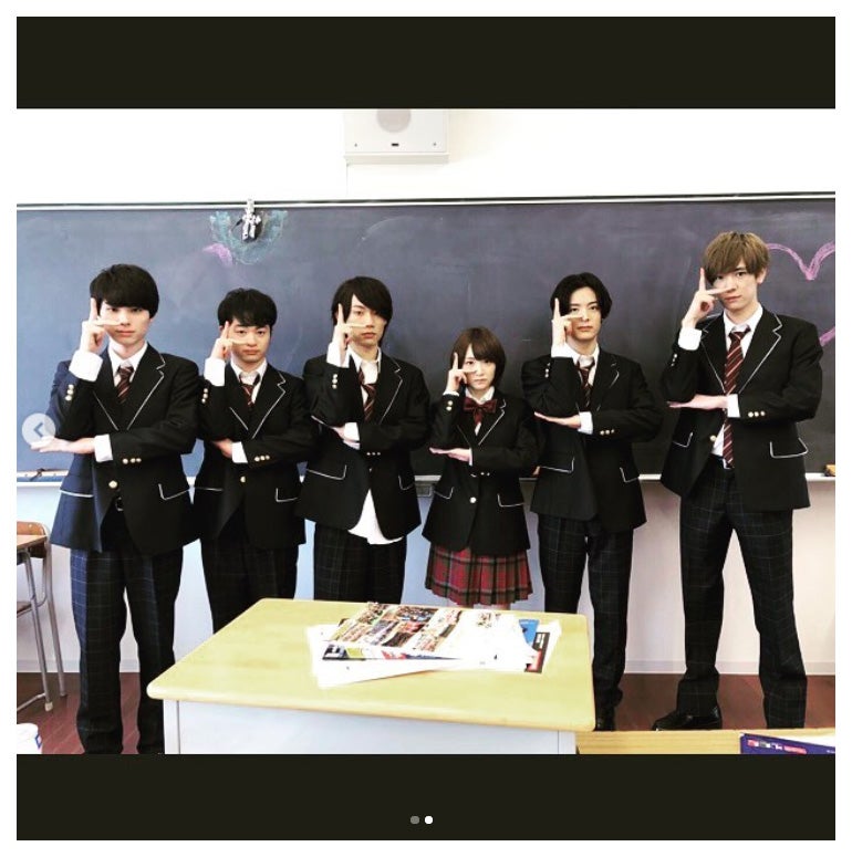 生駒里奈、久々の“マネキンポーズ”　制服ショットにファン歓喜「エモい」