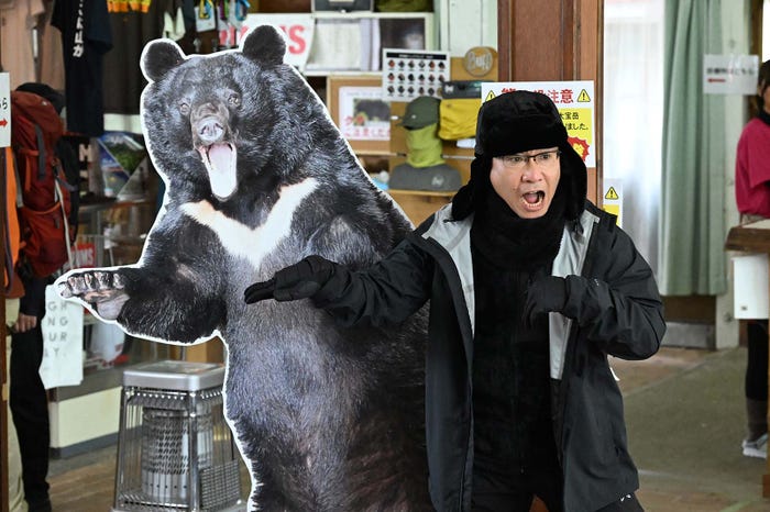 八嶋智人「マウンテンドクター」第5話より(C)カンテレ