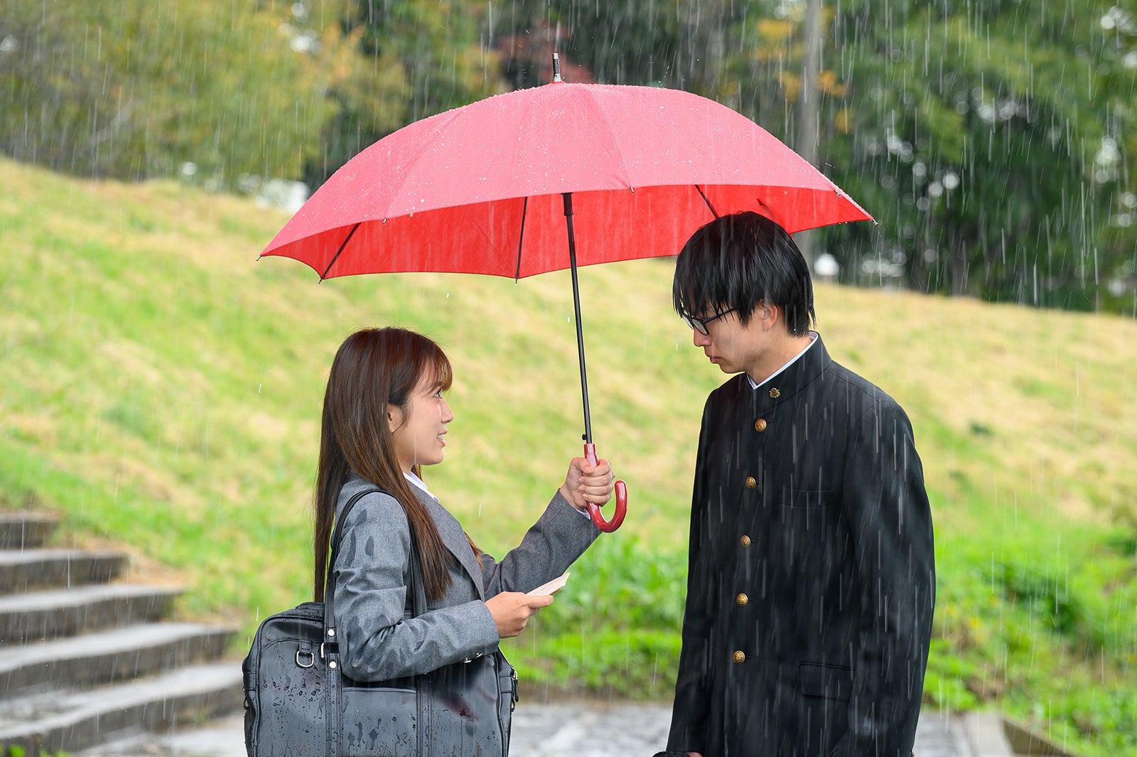 矢吹奈子、綱啓永（C）『恋愛のすゝめ』製作委員会／第4話より