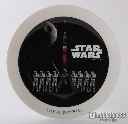 SW/TS メモリアルプレートDark side/Light side各¥3,024/(C)2015 Lucasfilm Ltd. & TM. All Rights Reserved.(C)TOKYO-SKYTREE