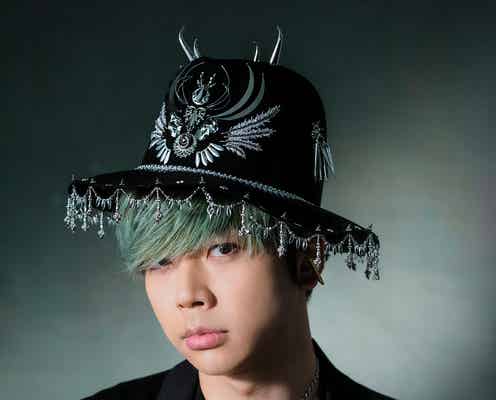 NEWS増田貴久、刺繍のハット&ネックレスで装う“ジェントルまっすー”