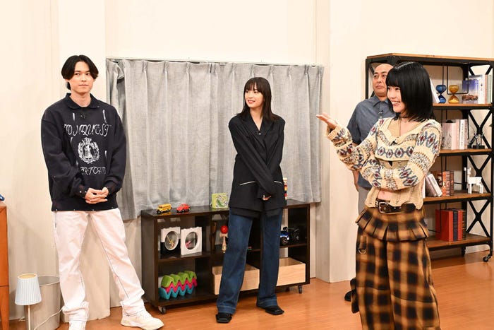 松村北斗、広瀬すず、アイナ・ジ・エンドら(C)テレビ朝日