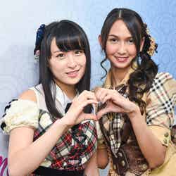 （左から）AKB48川本紗矢、JKT48ステファニー・プリシラ・インダルト・プトゥリ（C）AKS／（C）JKT48 Project