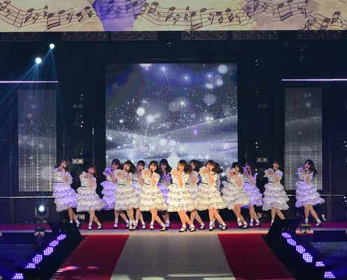 日向坂46“ハッピーオーラ”全開で会場揺らす ギャップで魅了<GirlsAward 2019 A/W>