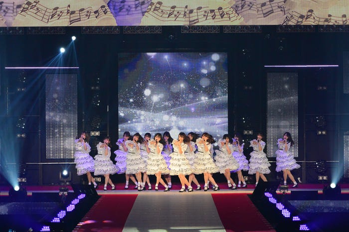 日向坂46(C)Rakuten GirlsAward 2019 AUTUMN/WINTER